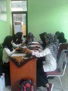 Mahasiswa Jurusan Tadris Bahasa Angkatan Pertama Melaksanakan Ujian Komprehensif
