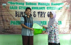 Jurusan Tadris Bahasa Indonesia Penyaji BIMTEST di PonPes Al-Ihya Cirebon
