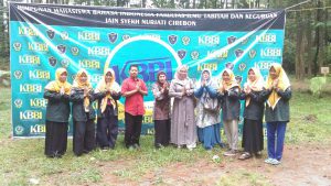 Pengembangan Keilmuan Mahasiswa Berbasis Orientasi Lingkungan di Awi Lega Majalengka