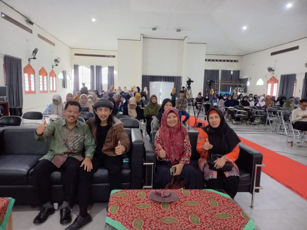 Penutupan Festival Bulan Bahasa dan Dies Natalis ke-7 HIMABI