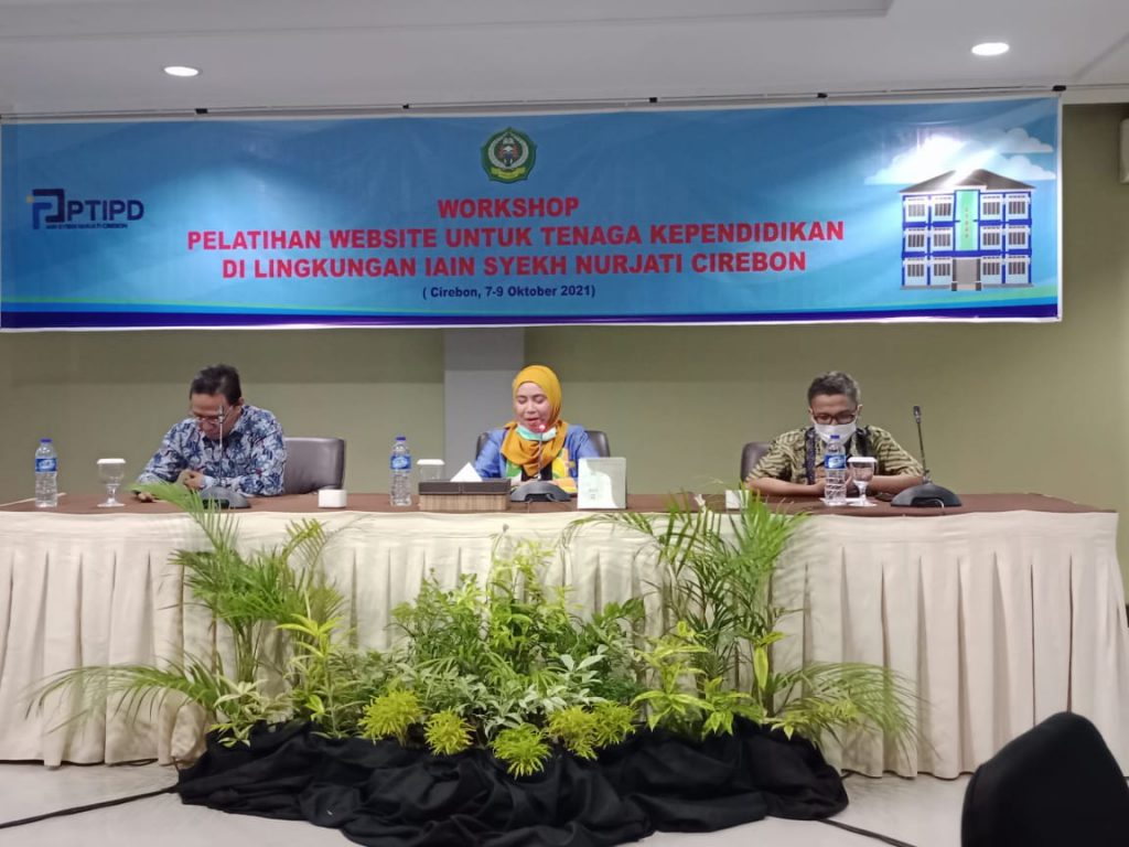 Tenaga Kependidikan Tadris Bahasa Indonesia Ikuti Workshop Pelatihan Website