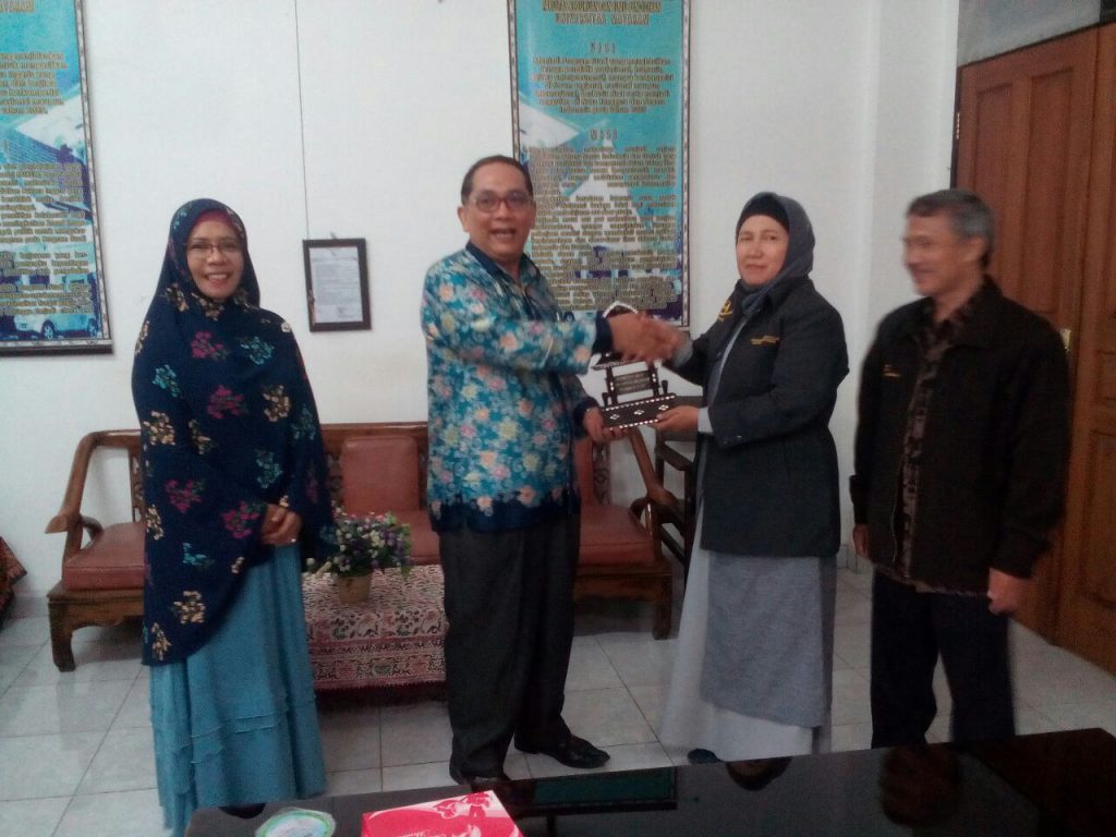 MoU Tadris Bahasa Indonesia FITK IAIN Syekh Nurjati Cirebon dengan Prodi Bahasa dan Sastra Indonesia Universitas Mataram