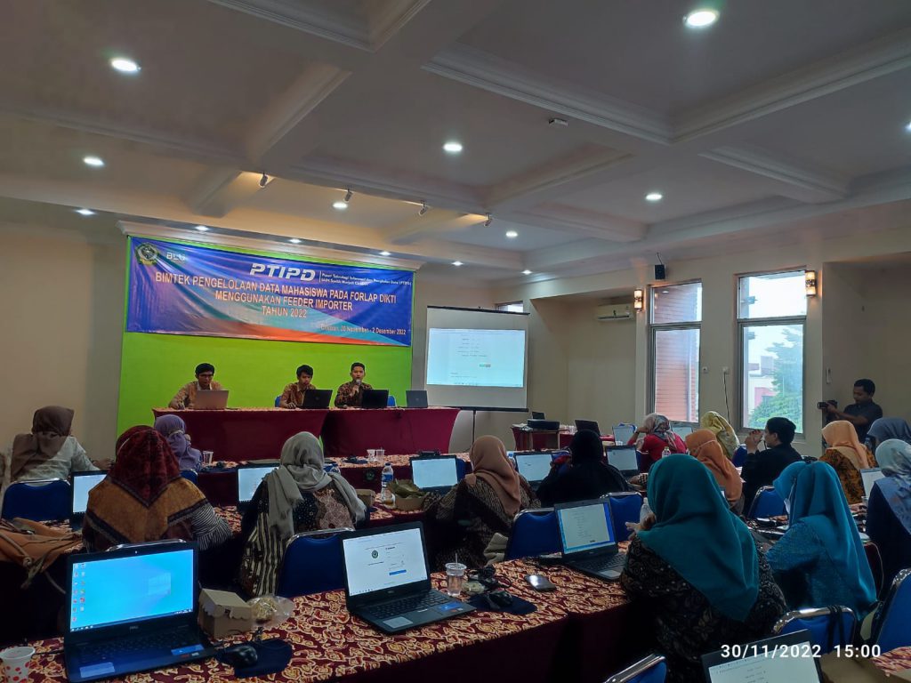 Bimtek Pengelolaan Data Mahasiswa pada Forlap Dikti Menggunakan Feeder Importer